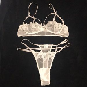 White lace 2 piece set (NEW NEVER WORN)